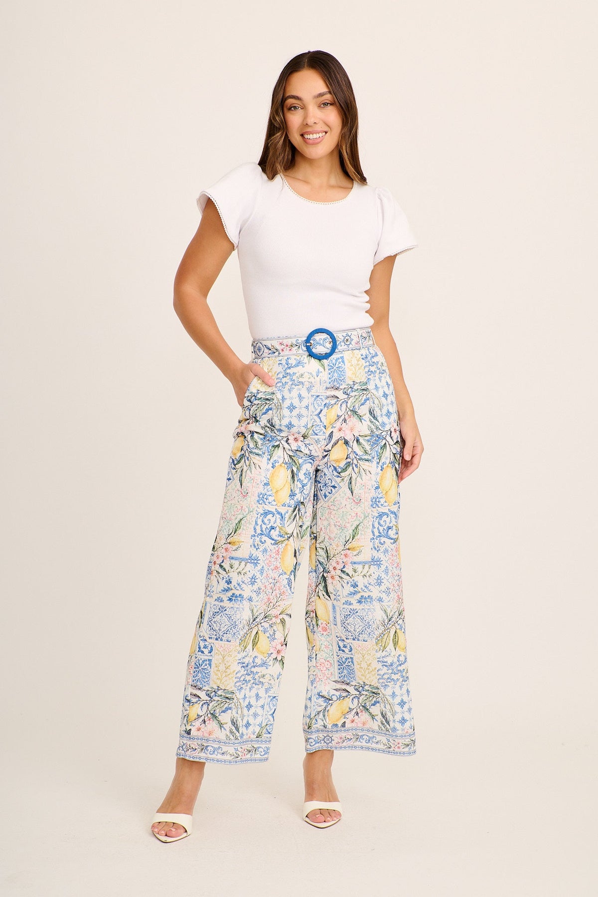 Capri Calling Pant in Blue with Lemon Linen Blend